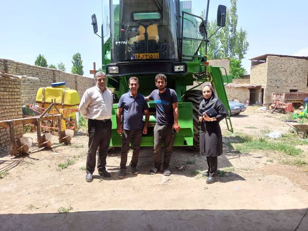 تجهیز ناوگان مکانیزاسیون (کمباین) شهرستان خرمدره به مناسبت هفته دولت 